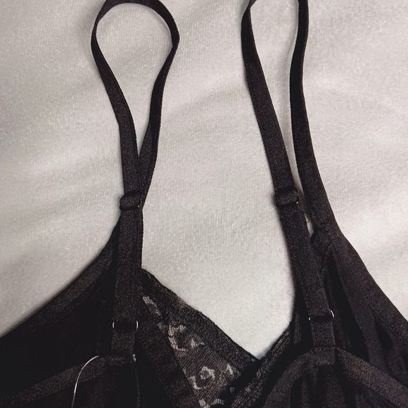 3 X$20 NWT Lane Bryant Sleeveless Black Top Lace Trim Neckline Size 18/20 - Picture 6 of 7